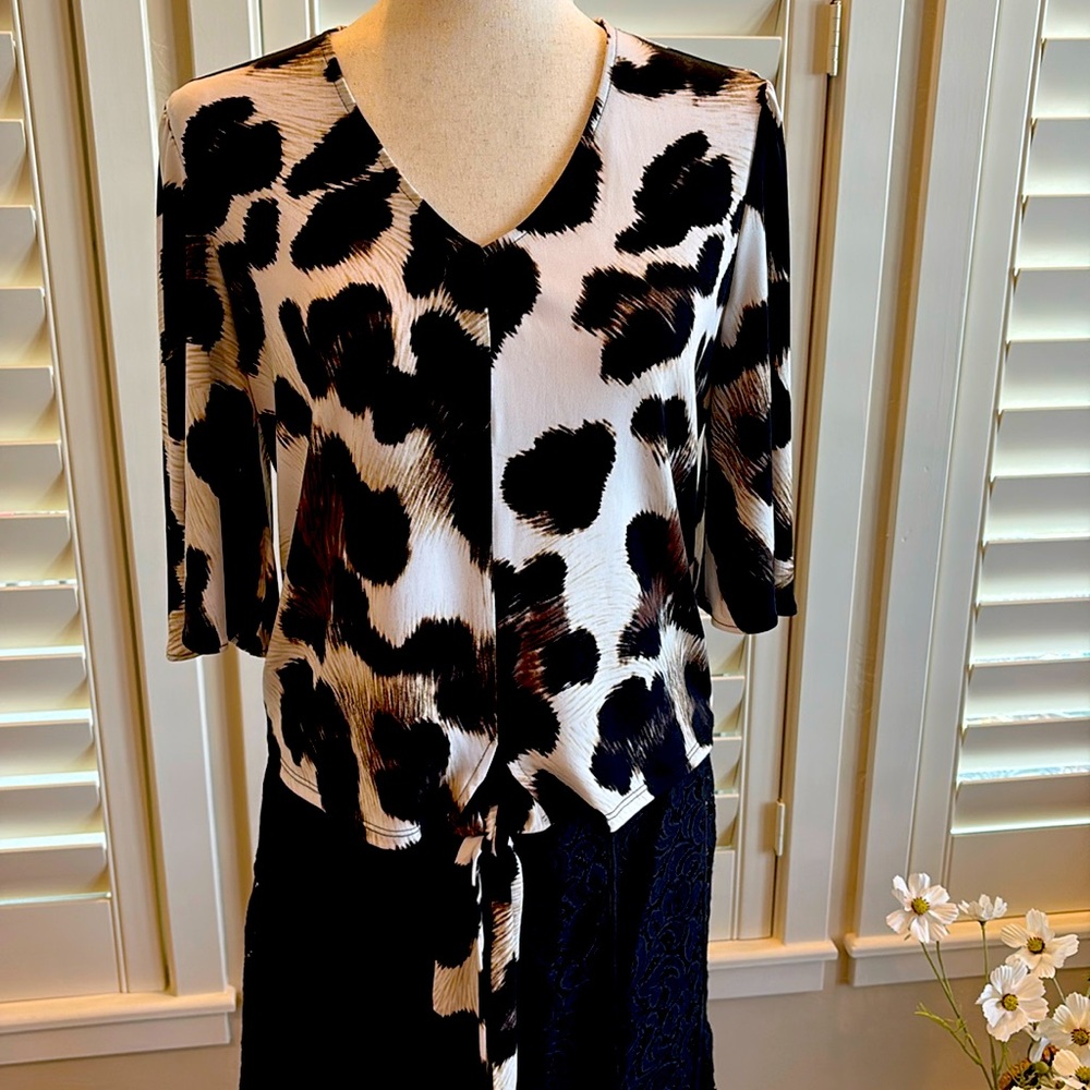 Frank Lyman V-Neck Tie Front Blouse